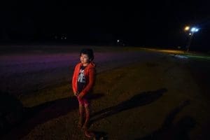 Honduran migrant child alone at border
