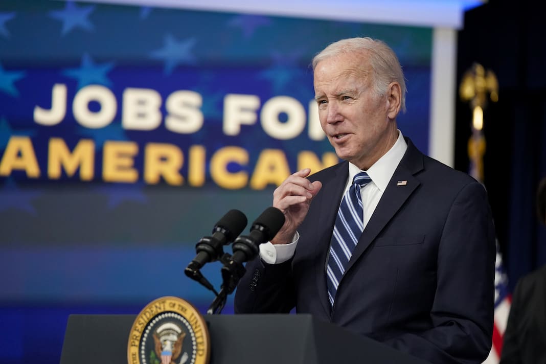 Biden’s tentative debt limit deal is prioritizing the economy over politics
